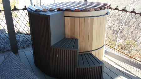 <p>This extra deep Rubadub Tub® is overlooking a spectacular view in Virginia. This tub is 4